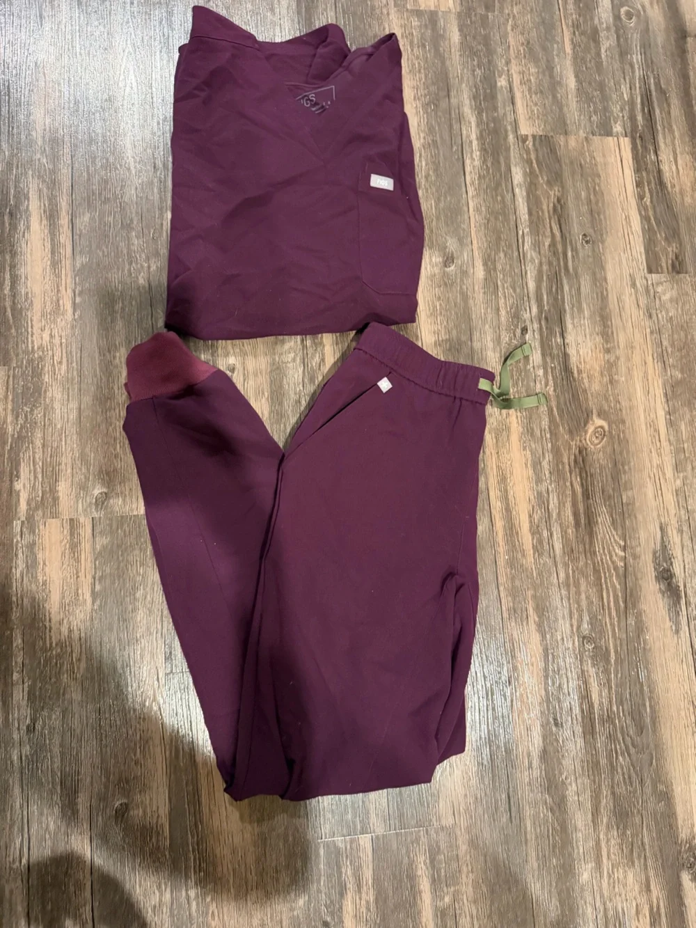 Figs Men's Maroon Jogger Scrub set